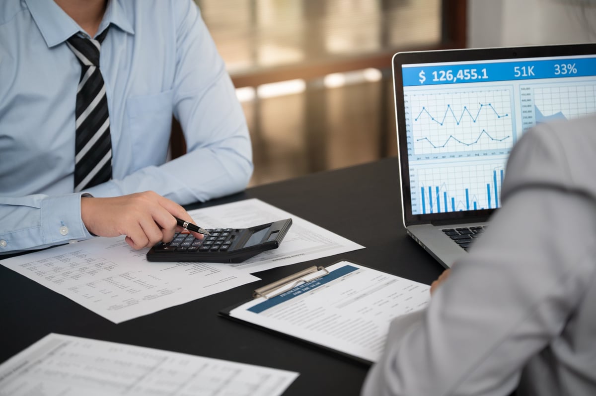 Financial advisor or Financial Planner are prepare a financial plan for the client
